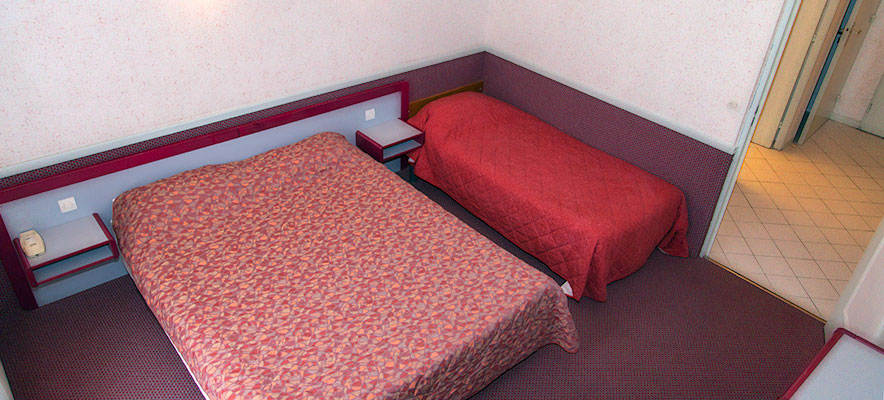 Chambre d'hotel triple pour séjours en Savoie